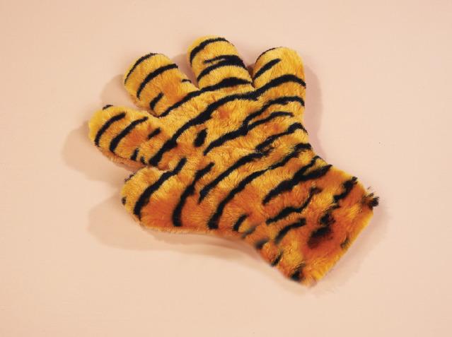 Tiger Glove - Turn Hands Into Fluffy Paws