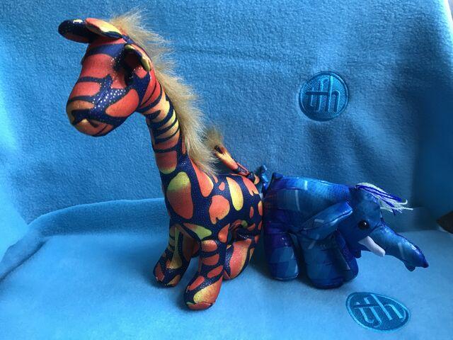 Sand Critters Weighted Elephant and Giraffe Set