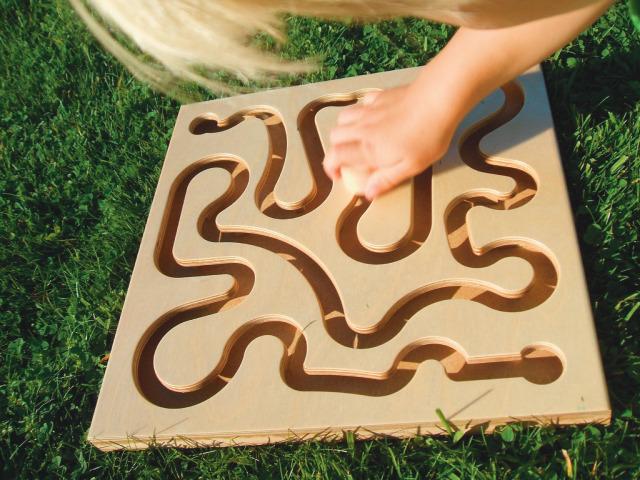 Smooth Curved Maze