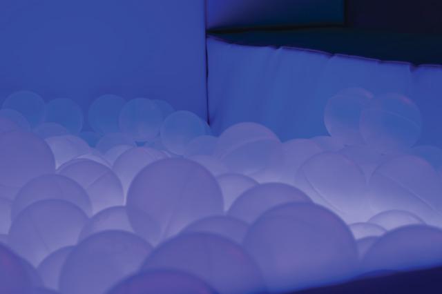 Illuminated Ball Pool - 200x150cm