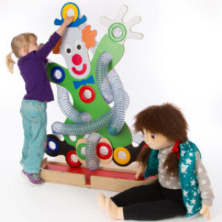 Clown Ball Race Game