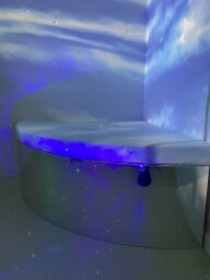 Round Corner Bench